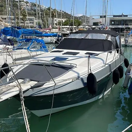 Barco Kmp Botel Les Botigues de Sitges