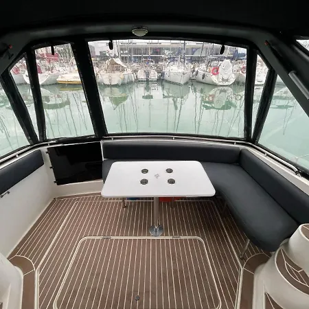 Botel Barco Kmp